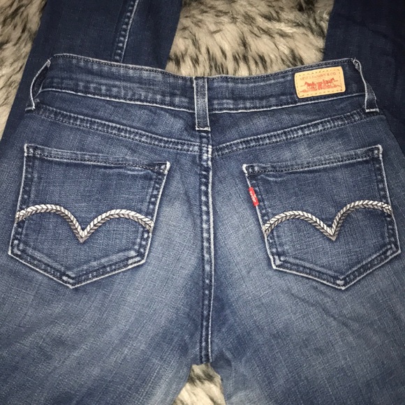 Levis Jeans - Picture 4 of 5